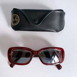 Ladies Ray-Ban sunglasses & case